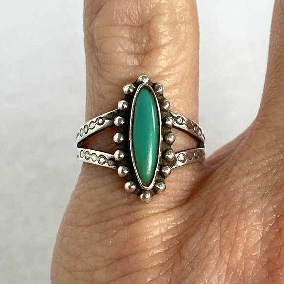 VTG Sterling Silver 925 Southwest Style Turquoise Stamped Split Shank Ring 4.75 - Picture 1 of 16
